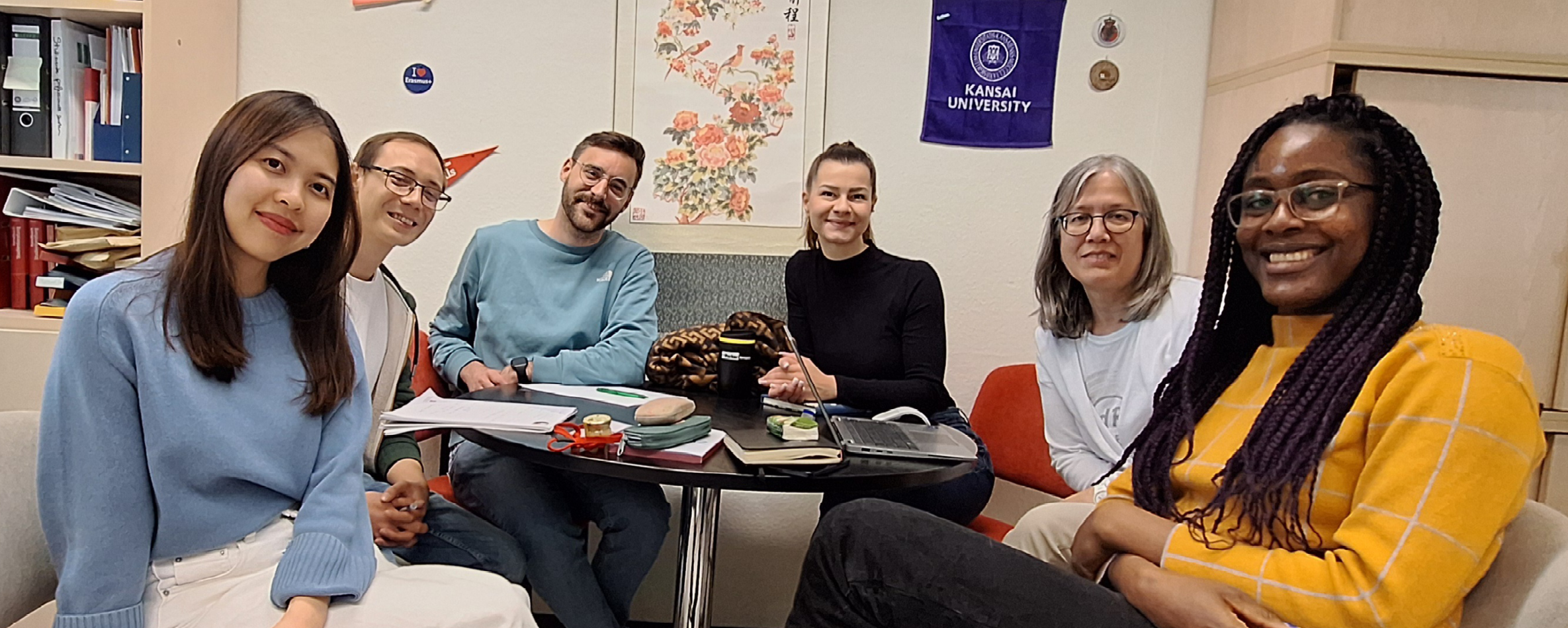 Das ZWW International Team von links nach rechts: Hong Van Le, Alexander Nguyen Thanh, Mark Reinhard, Lea-Joelina Fleck, Iris Thimm-Netenjakob und Agathe Kapche Fotso - Foto: © ZWW