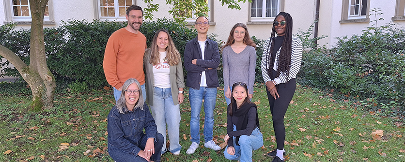 Team International from left to right, from top to bottom: Mark Reinhard, Milena Ivanova, Alexander Nguyen Thanh, Elisabeth Leisten, Agathe Kapche Fotso, Iris Thimm-Netenjakob und Hong Van Le - Foto: © ZWW